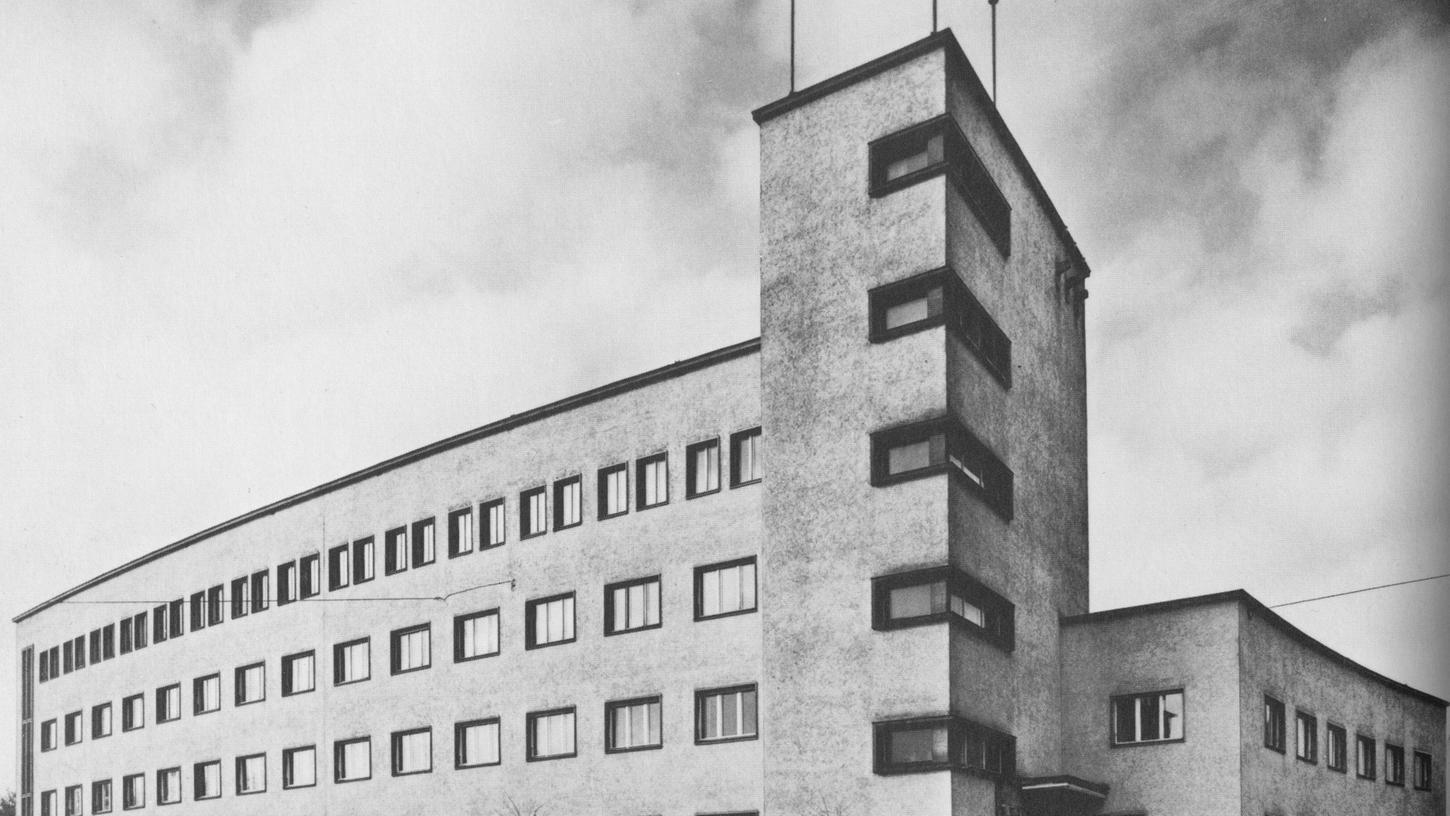 Wie eine abstrakte Skulptur präsentierte sich das Verwaltungsgebäude des FÜW bei seiner Vollendung 1931. Wie eine abstrakte Skulptur präsentierte sich das Verwaltungsgebäude des FÜW bei seiner Vollendung 1931.