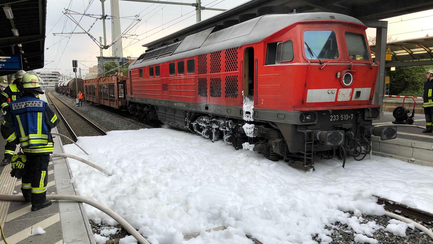 Lok stand in Flammen: Erlanger Bahnhof war geräumt