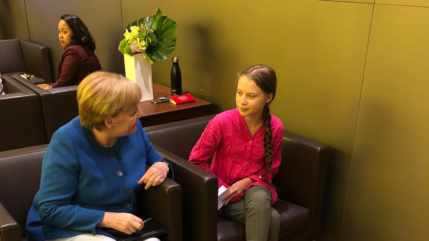 Bundeskanzlerin Angela Merkel (CDU) traf sich am Rande des UN-Klimagipfels mit der Klimaaktivistin Greta Thunberg. Die Kanzlerin kritisierte später die Klimaaktivistin.