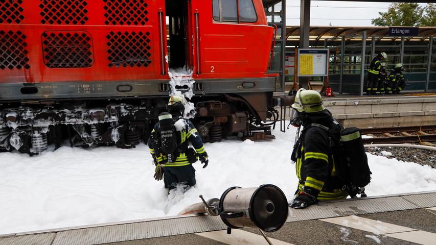 Sperrung am Erlanger Bahnhof: Brennende Lok sorgt für Explosionsgefahr