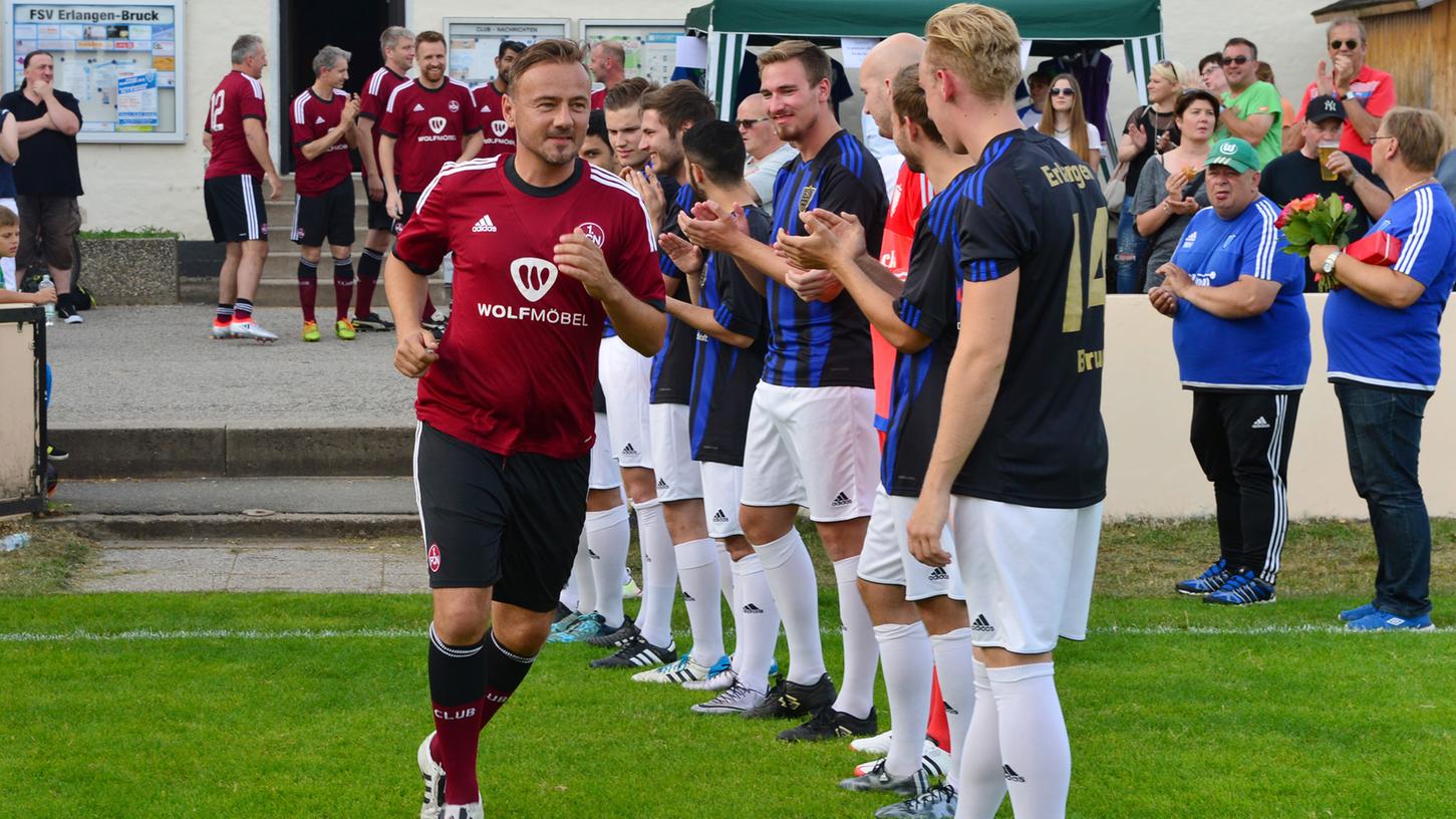 Thomas Ziemer ist auch weiterhin Teil der Traditionsmannschaft beim Club, hat aber auch mit der Ü40 einiges vor. Thomas Ziemer ist auch weiterhin Teil der Traditionsmannschaft beim Club, hat aber auch mit der Ü40 einiges vor.