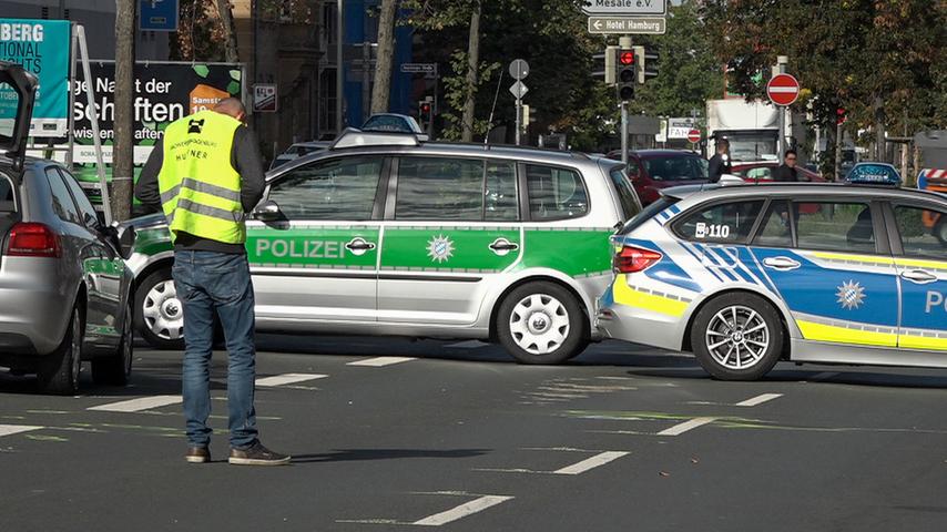 In Nürnberg von Auto erfasst: 80-Jähriger in Lebensgefahr