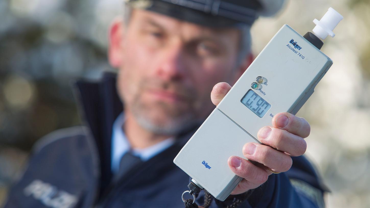 Das geht gar nicht: Fahren unter Einfluss von zu viel Alkohol (Foto) oder Drogen. Das geht gar nicht: Fahren unter Einfluss von zu viel Alkohol (Foto) oder Drogen.