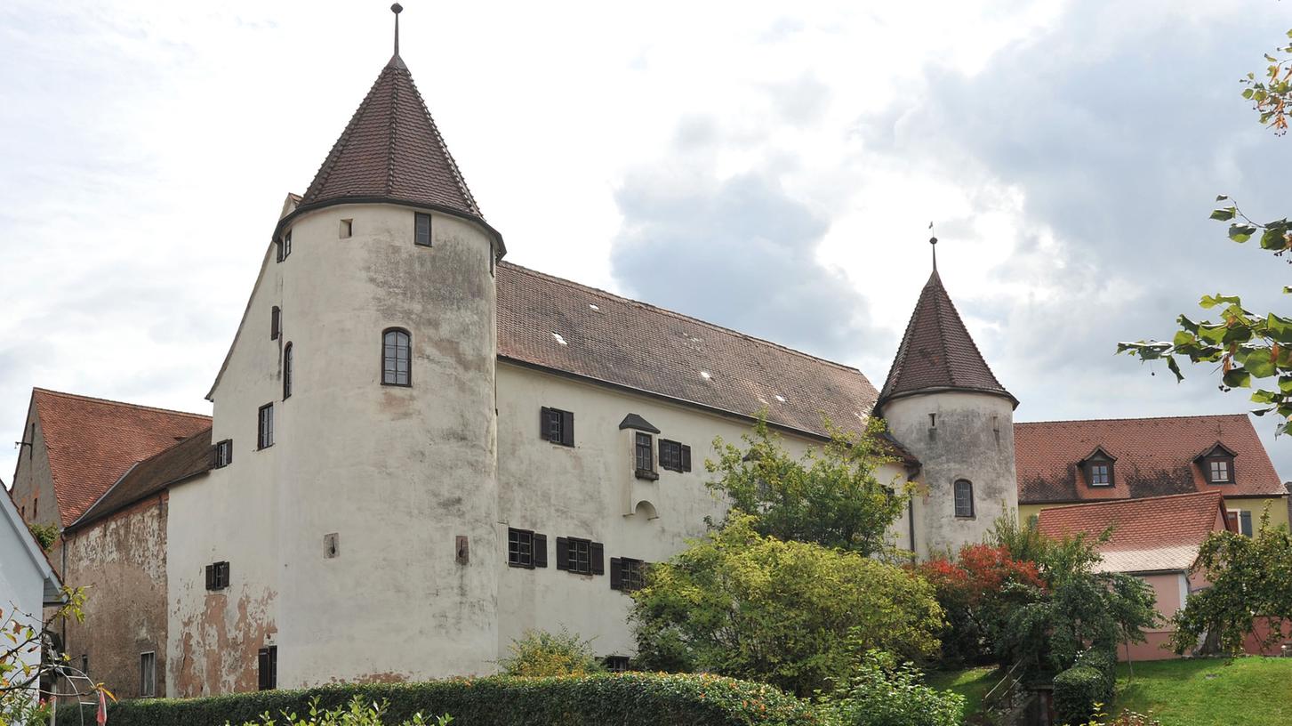 Gastgeberin Veronika Schiele öffnet ihr Schloss Eysölden für ein kulinarisch-musikalisches Spätsommerfest.
