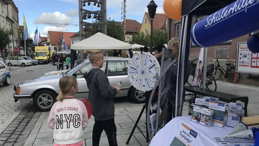 Am Stand der Schülerhilfe Gunzenhausen konnten die jüngeren Besucher des Kulturherbsts in Gunzenhausen ihr Glück versuchen und am Rad drehen.
