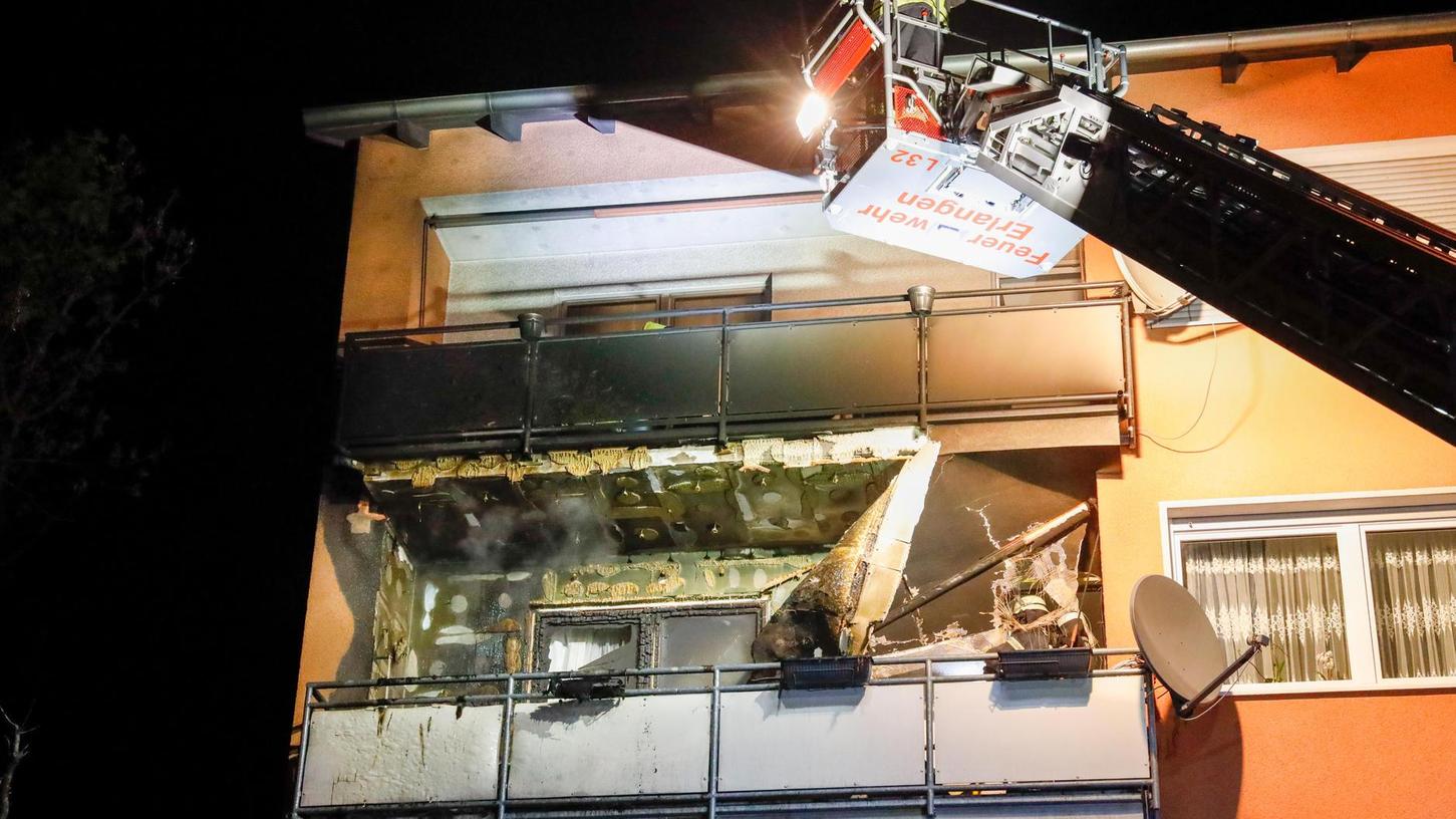 Balkon in Flammen: Anwohner verhindern Schlimmeres