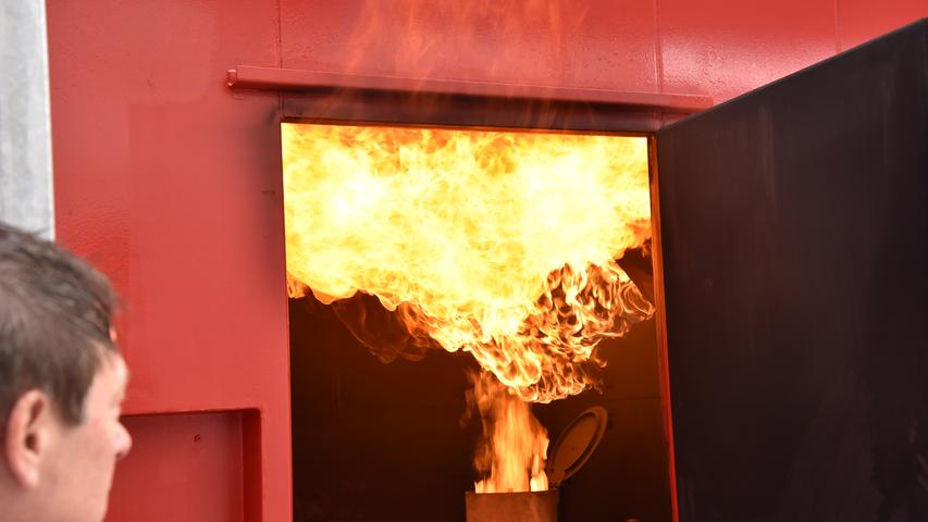 Heiße Kiste: Die Brandübungsanlage in Neumarkt