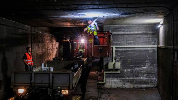 Einsatz auf dem Krankorb des Arbeitszugs.