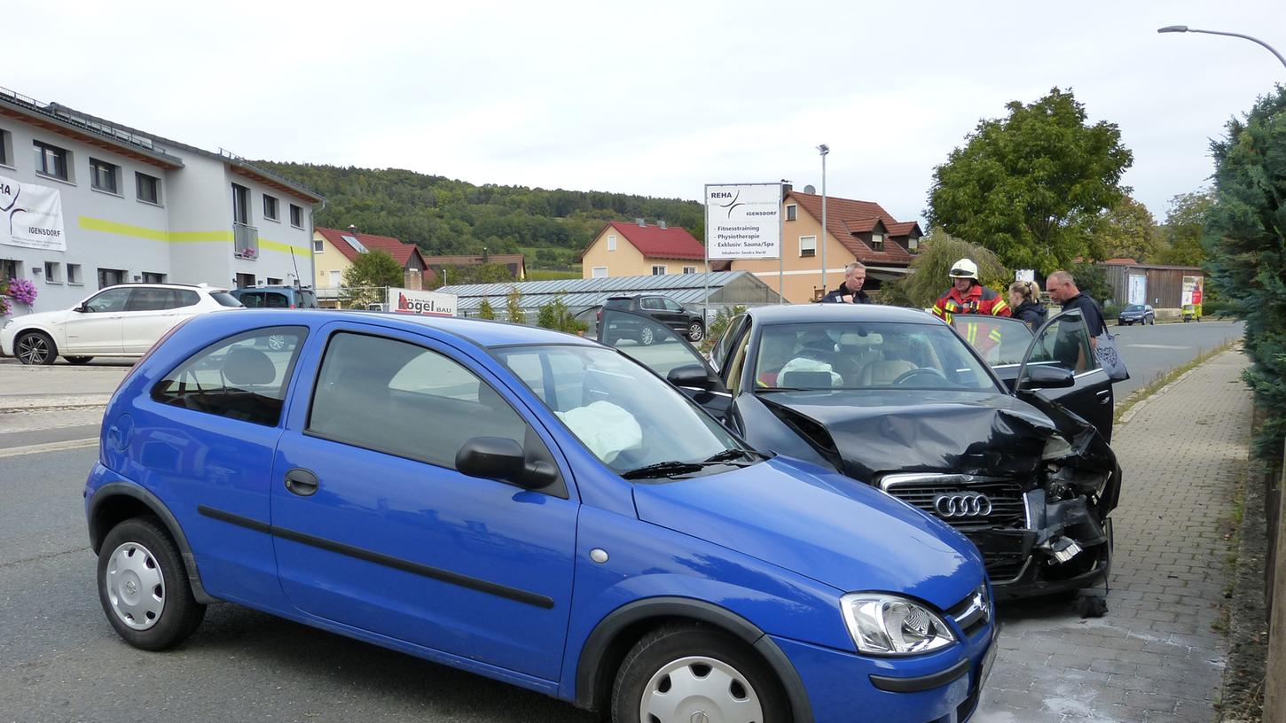 Pkw kollidieren in Igensdorf: 20.000 Euro Schaden
