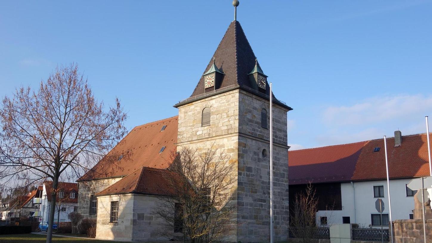 Marloffstein gibt Zuschuss für Kirchendach-Sanierung
