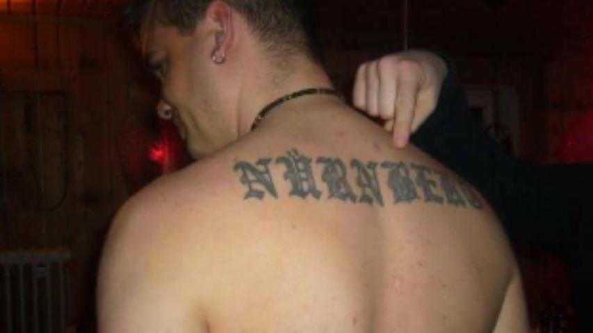 Nein, eine Runde muss hier nicht ausgegeben werden. Das Tattoo von Club-Fan Jens kann sich aber trotzdem sehen lassen!