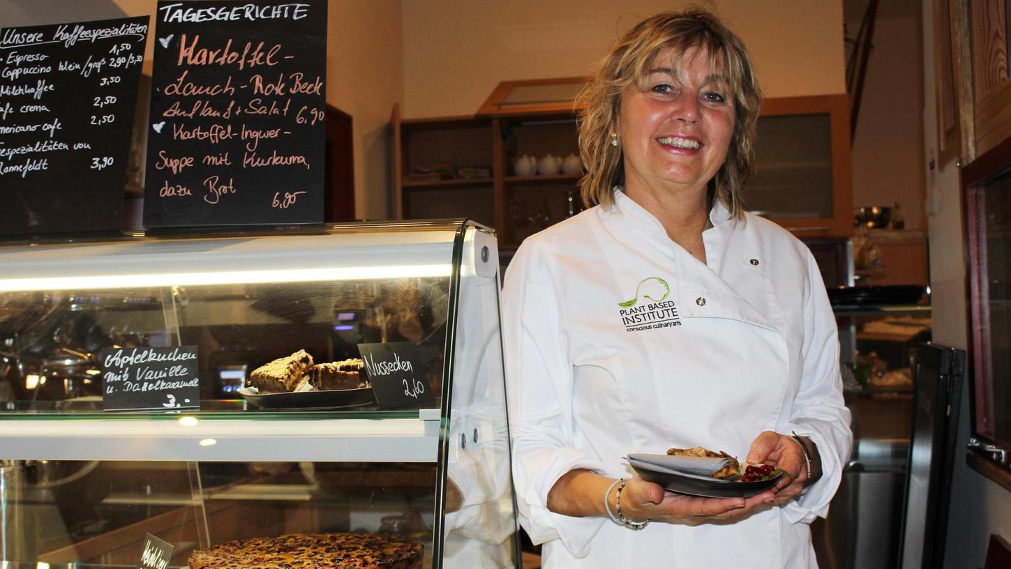 Regional, saisonal, selbst gemacht und ohne Geschmacksverstärker: Sissy Baumann möchte mit ihrem veganen Café „Würde und Wertschätzung“ eine Auszeit vom stressigen Alltag bieten.