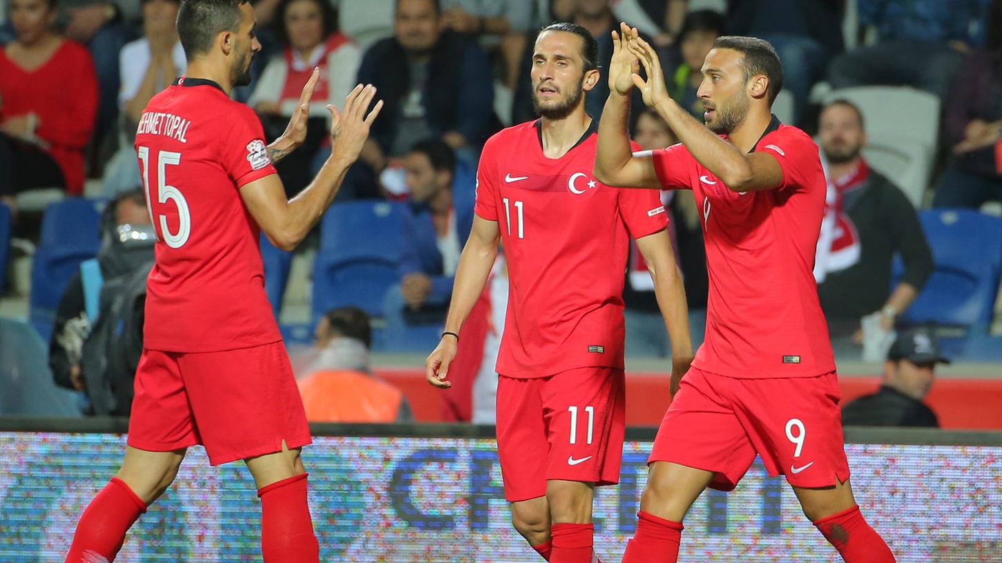 Sorgte spät für den Siegtreffer gegen Albanien: Angreifer Cenk Tosun (rechts). Sorgte spät für den Siegtreffer gegen Albanien: Angreifer Cenk Tosun (rechts).