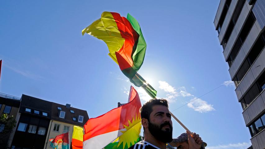 Über 1000 Teilnehmer: Kurden und Antifa demonstrieren in Nürnberg