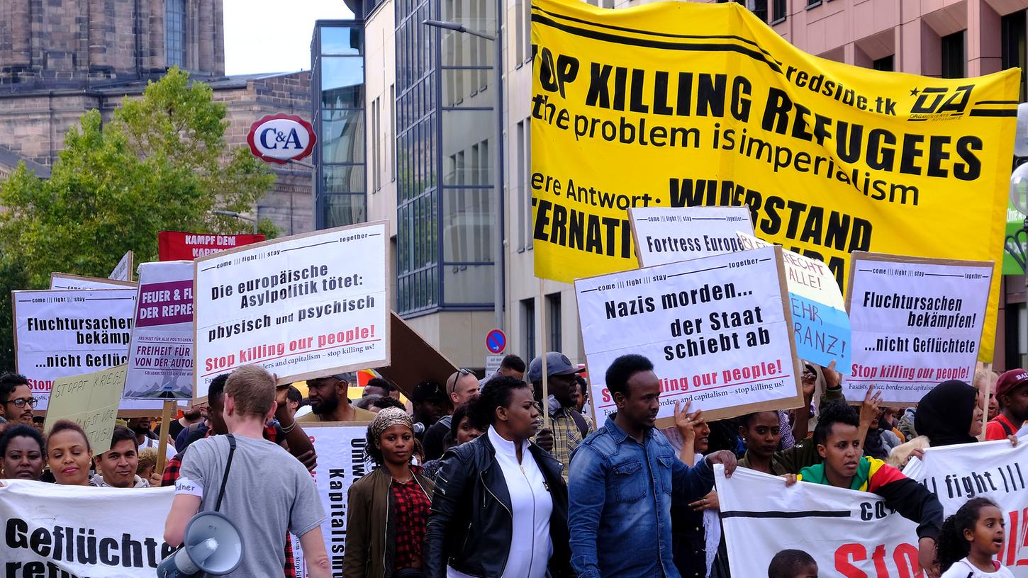 Wie im vergangenen Jahr in Nürnberg wollen auch in Bamberg zahlreiche Teilnehmer gegen rechte Hetze und Nazis demonstrieren. Wie im vergangenen Jahr in Nürnberg wollen auch in Bamberg zahlreiche Teilnehmer gegen rechte Hetze und Nazis demonstrieren.