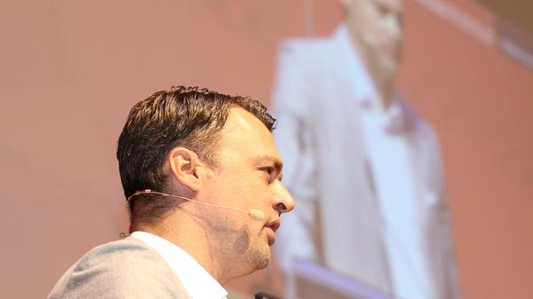 ... Visionen. Perspektivisch müsse der Club eines der Top-Ten-Nachwuchsleistungszentren in Deutschland haben, gab Palikuca ein ehrgeiziges Ziel aus.