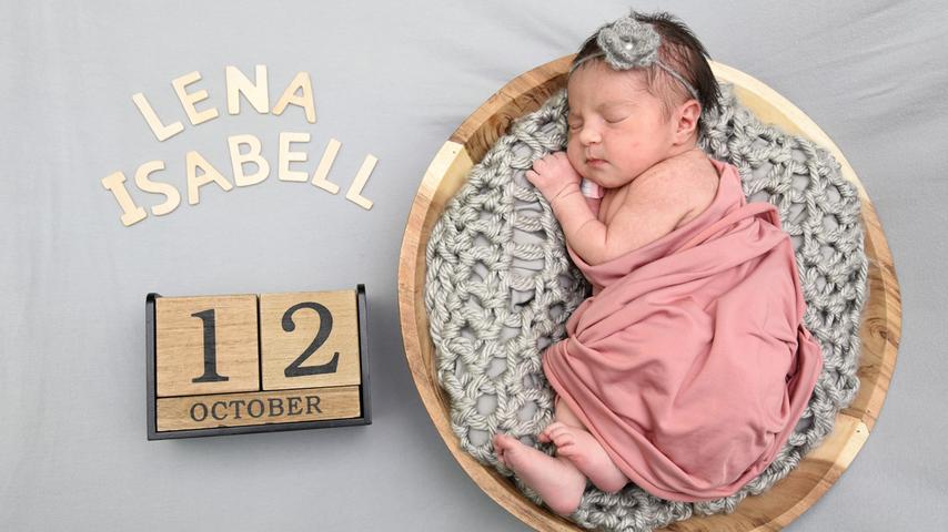 Lena Isabell ist am 12. Oktober im Klinikum Hallerwiese zur Welt gekommen. 2940 Gramm brachte die 52 Zentimeter große Lena Isabell auf die Waage.
