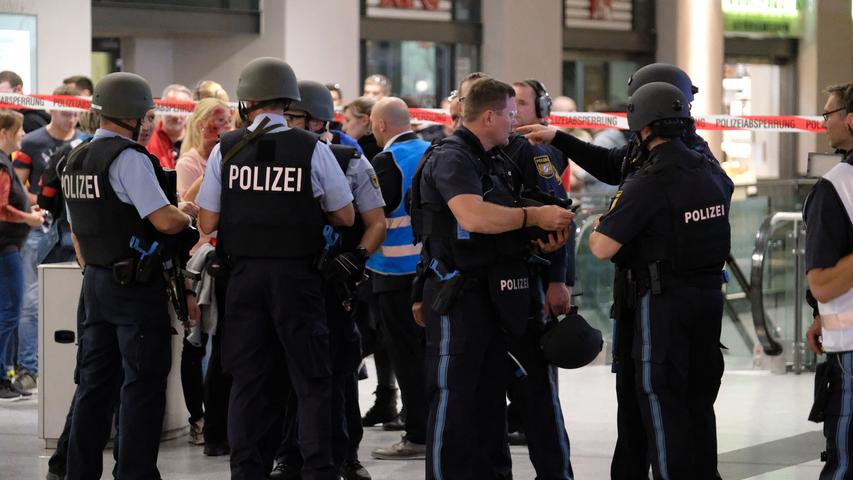 Anti-Terror-Übung am Nürnberger Hauptbahnhof: Über 1500 Teilnehmer waren mit dabei.
