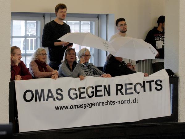 Eigentlich wollte Lucke über Makroökonomik reden, doch stattdessen gab es Proteste. Eigentlich wollte Lucke über Makroökonomik reden, doch stattdessen gab es Proteste.
