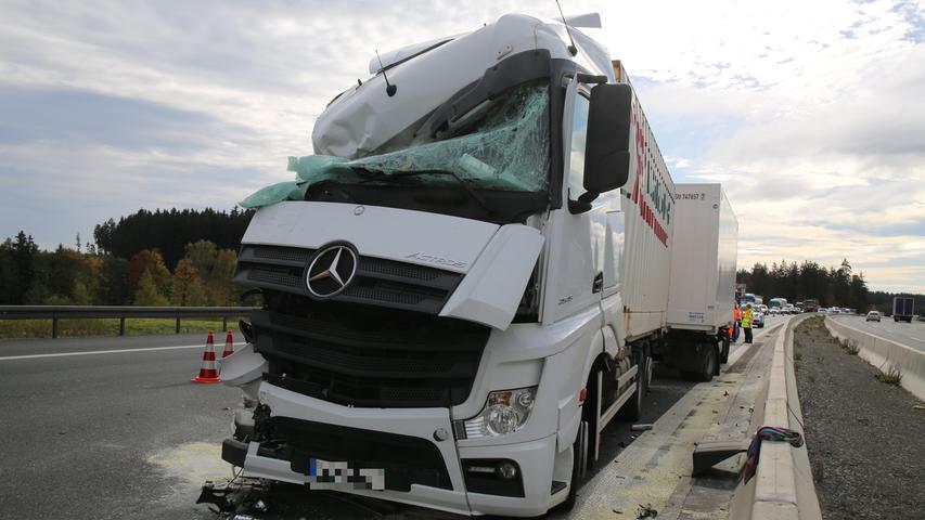 100.000 Euro Schaden: Lkw-Fahrer übersieht Baustelle auf A9