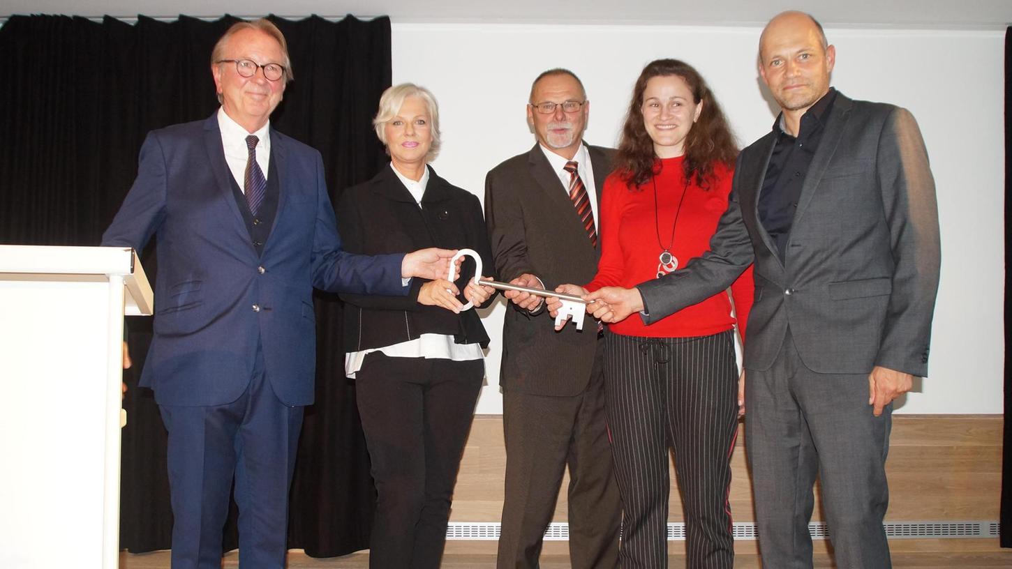 Pilsacher Schule eingeweiht: Meisterleistung in 18 Monaten