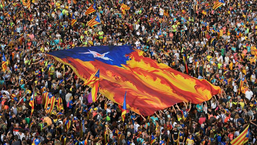 Mit einem Generalstreik wollen die Befürworter eines unabhängigen Kataloniens die Abspaltung von Spanien erzwingen.
