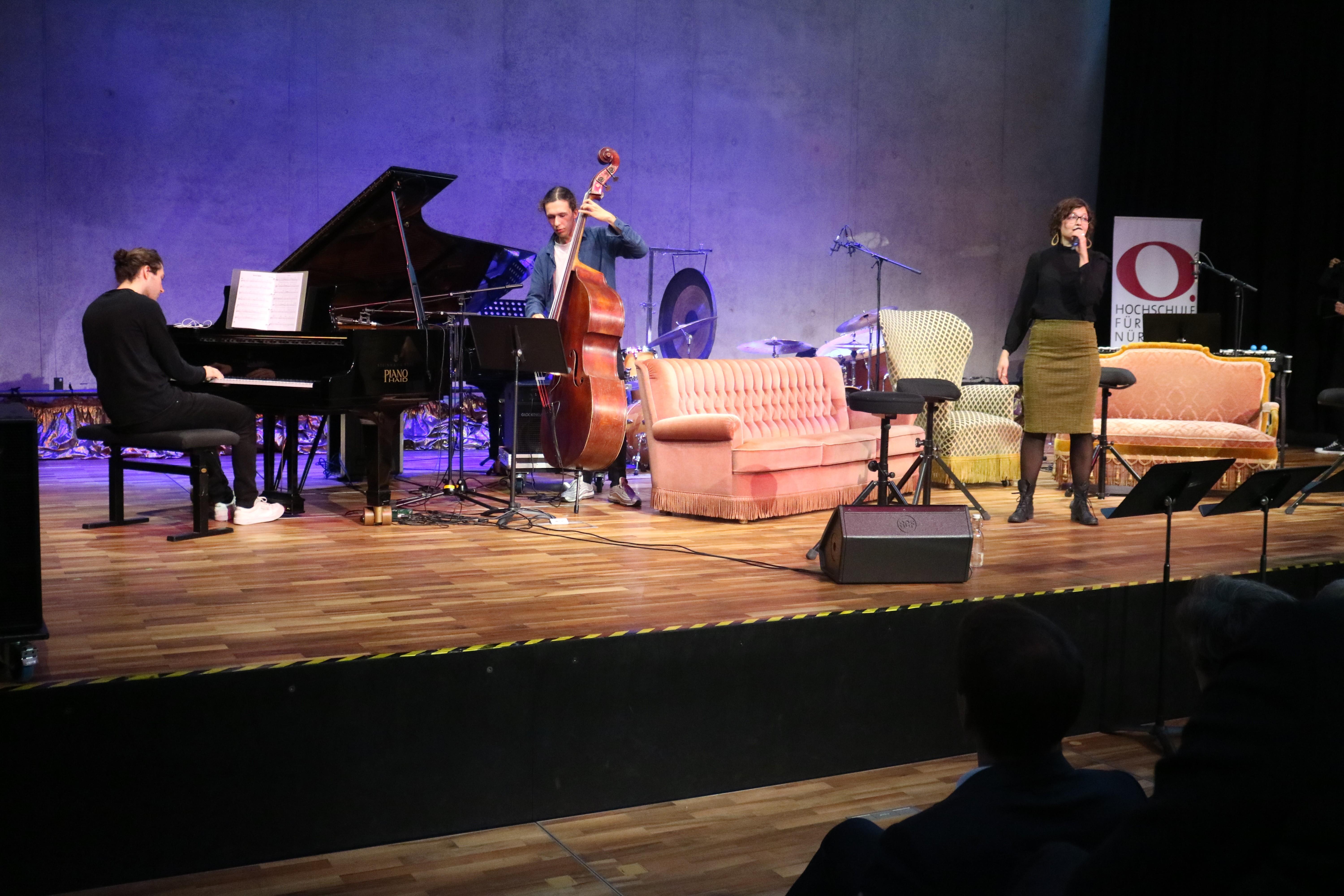 Die offizielle Eröffnung der neunten Langen Nacht der Wissenschaften begann um 17 Uhr an der Hochschule für Musik in der Veilhofstraße in Nürnberg. Los ging's natürlich mit Musik...
