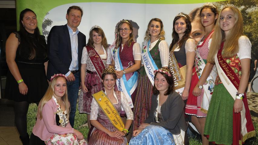 Zahlreich waren die Markenbotschafterinnen aus ganz Bayern an den Brombachsee gekommen, um bei der Wahl der Seenlandkönigin dabei zu sein.