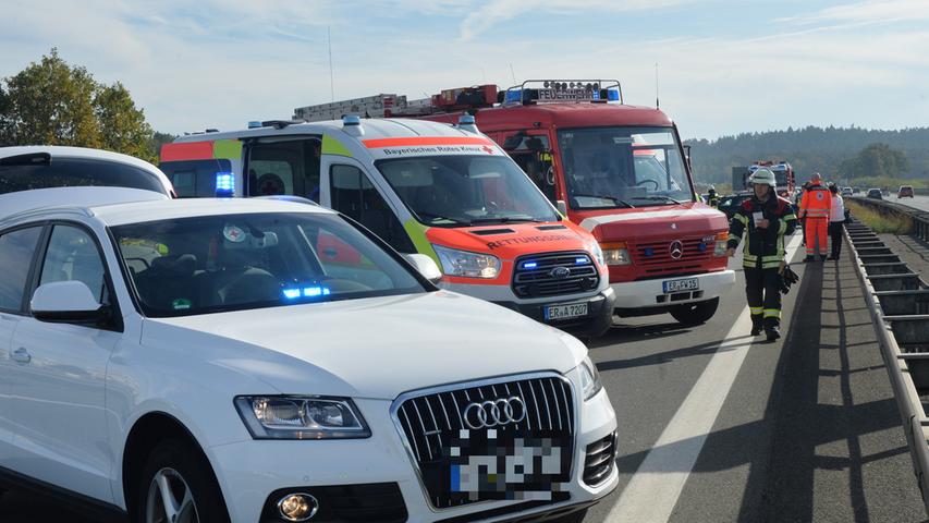 Fünf Verletzte und ein langer Stau: Auffahrunfall auf A3 bei Erlangen