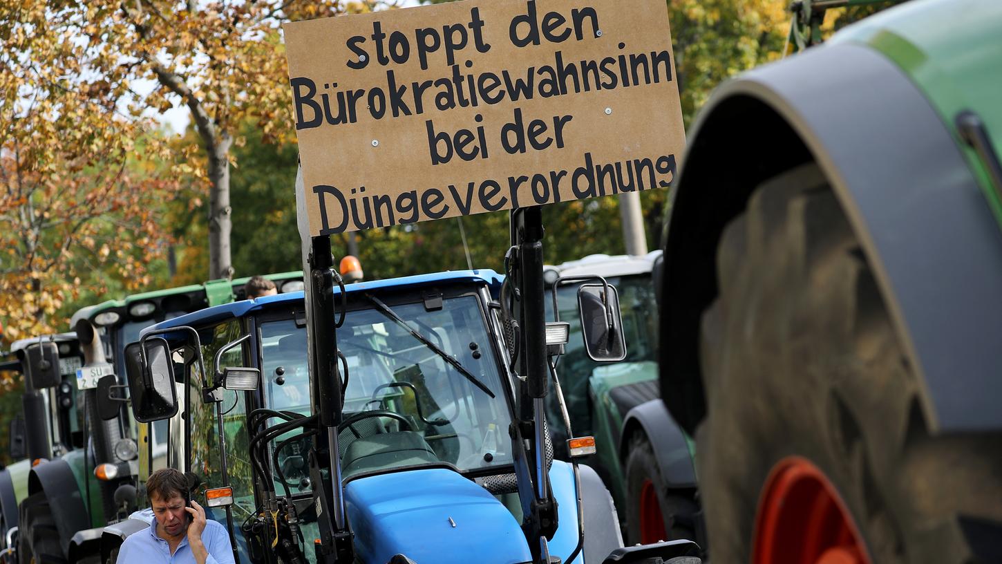 Bauern demonstrieren am Dienstag bundesweit gegen verschärfte Umweltauflagen.