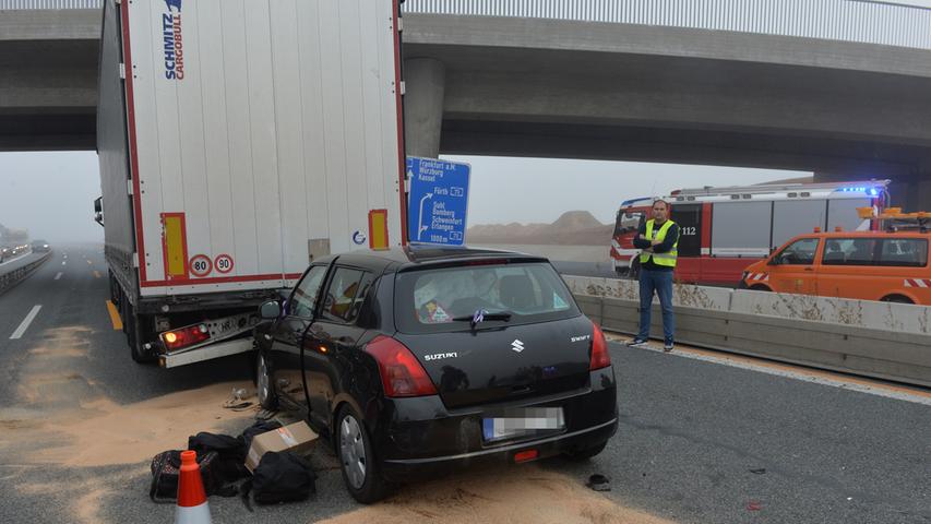Frau übersieht auf A3 Stauende: Auto kollidiert mit Lkw