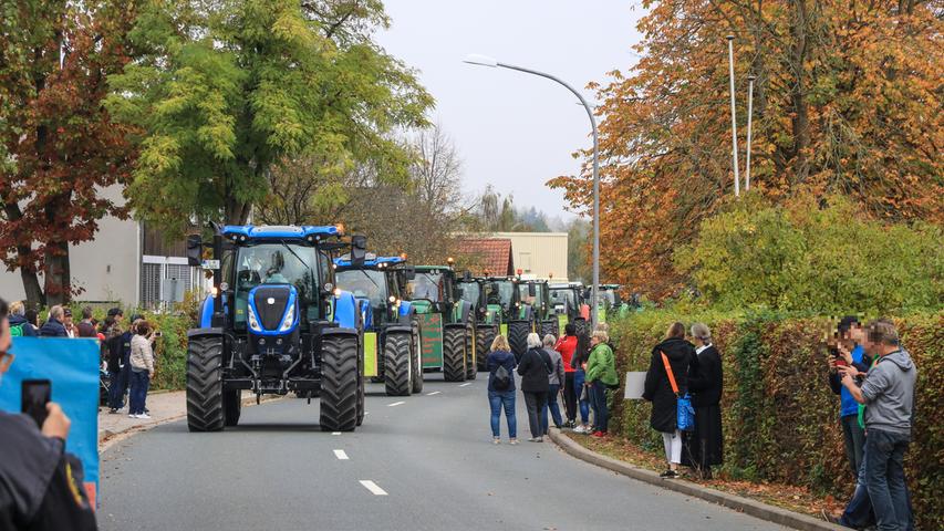Bauern-Protest: Tausende Traktoren rollen durch Franken