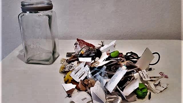 Lediglich ein Glas voll Restmüll hat sich 2018 bei Anne Tieseler angesammelt, wie sie dies selbst dokumentierte. Lediglich ein Glas voll Restmüll hat sich 2018 bei Anne Tieseler angesammelt, wie sie dies selbst dokumentierte.