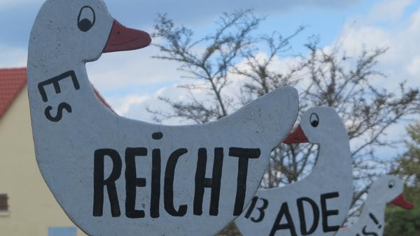 B-13-Protest Schilder