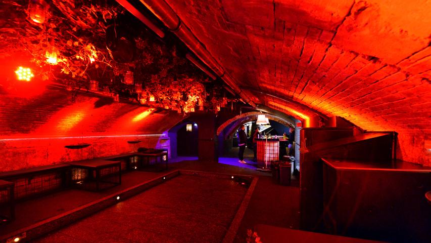 Seit Jahrzehnten feiern in diesem Kellergewölbe in der Altstadt Studenten und Nachtschwärmer: Der Club Zirkel ist eine Institution im Erlanger Nachtleben.