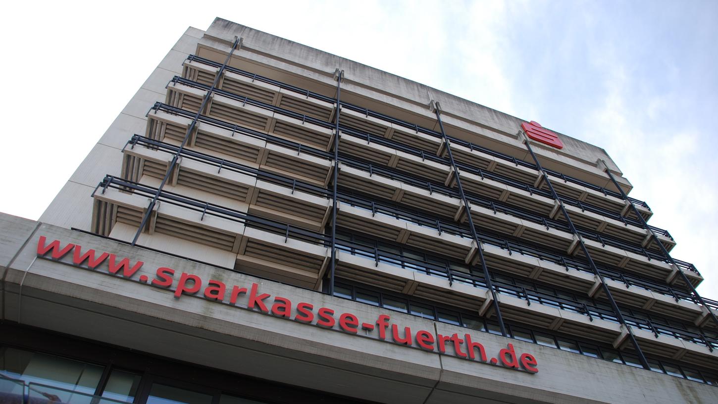 Die Sparkasse Fürth kündigt Bonusspar-Verträge
