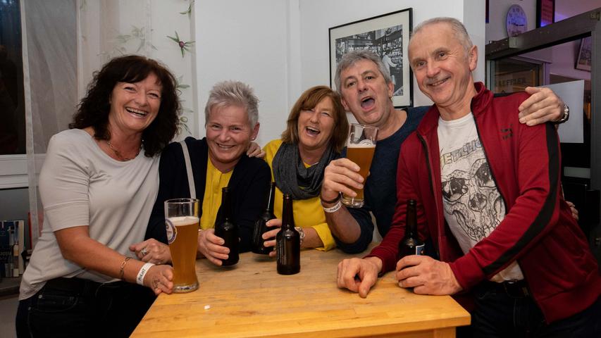 Musik und ausgelassene Stimmung: Das sind die Markenzeichen des Festivals. Hier im Espressovita.