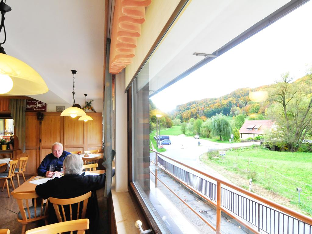 Schlossblick Und Cafe Muhle Einkehren In Egloffstein Egloffstein Nordbayern De