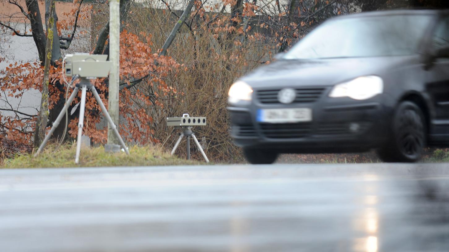 Schwere Zeiten für Raser: In Roßtal wird verstärkt geblitzt. Schwere Zeiten für Raser: In Roßtal wird verstärkt geblitzt.