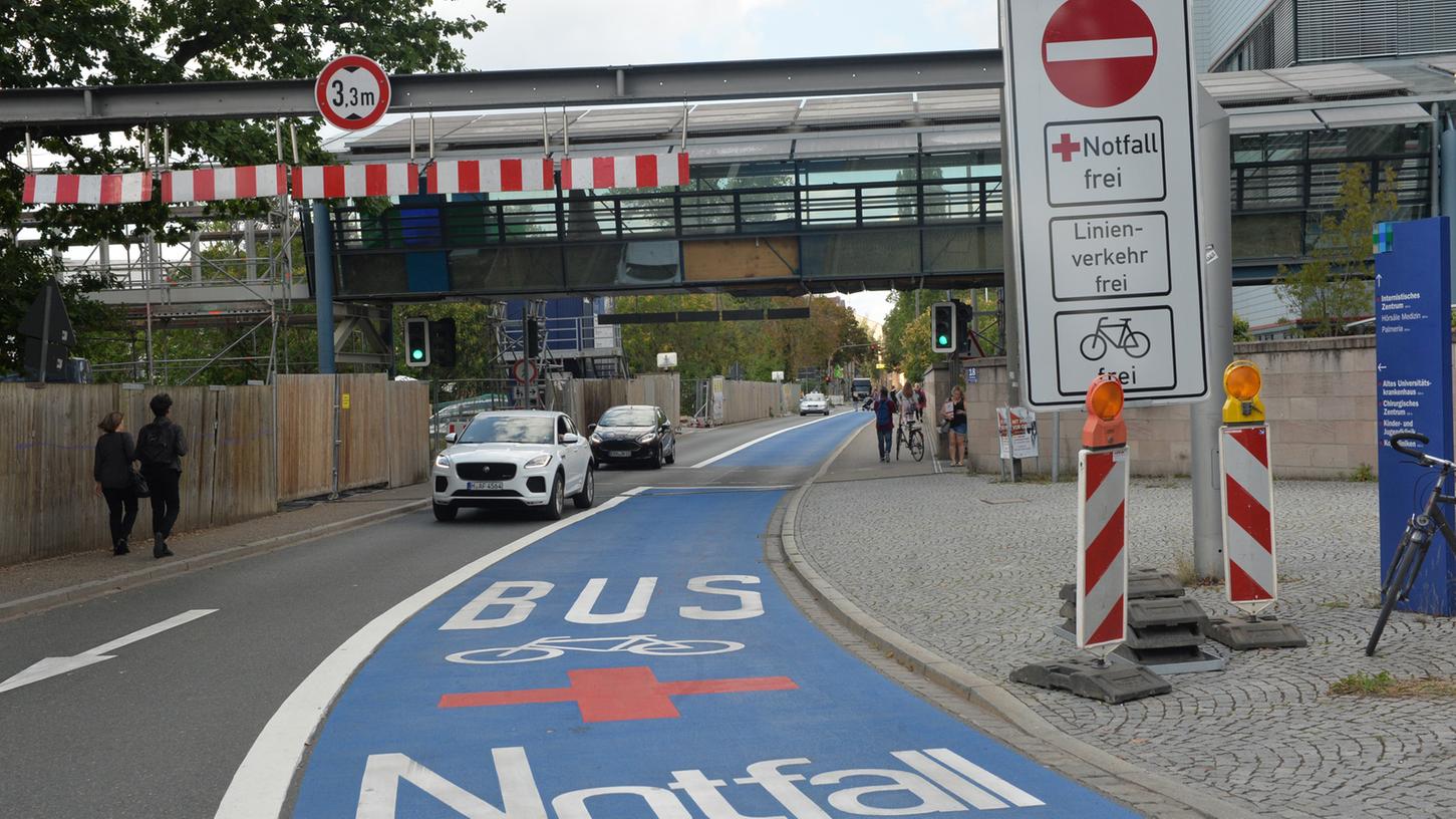 Nachdem die "unechte Einbahnstraßenregelung" in der Neuen Straße eingeführt worden ist, schiebt sich der Verkehr mehr über Palmsanlage, Essenbacher- oder Spardorfer Straße, sehr zum Unmut etlicher Anwohner dort.