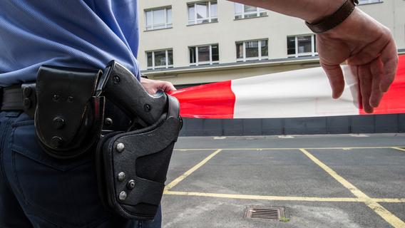Verfolgungsjagd: Beamter schießt auf Fluchtwagen - Nordbayern.de