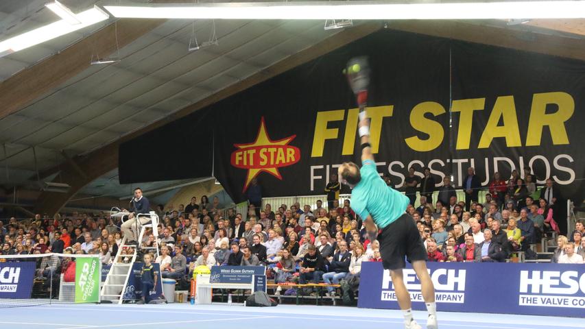 Finaltag im House of Sports: Nach einer langen Turnierwoche stehen am letzten Sonntag der Herbstferien beim ATP-Challenger traditionell die Endspiele im Einzel und Doppel an. Hier spielt Steve Darcis.
