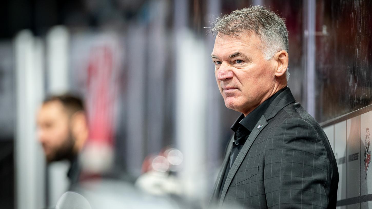 Erlebte mit seinen Ice Tigers einen gebrauchten Abend: Trainer Kurt Kleinendorst. Erlebte mit seinen Ice Tigers einen gebrauchten Abend: Trainer Kurt Kleinendorst.