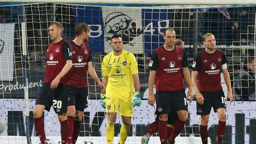 Tief im Westen verstaubt im nachfolgenden Spiel Nürnbergs Hoffnung, zurück in die Erfolgsspur zu finden, bereits vor der Pause. An der Castroper Straße verteidigt der FCN im ersten Durchgang desolat und patzt in Person des 18-jährigen Benedikt Willert, der aufgrund der grotesken Torwart-Not der Franken als Fünfter der Torhüter-Hierarchie zwischen den rot-schwarzen Pfosten steht, entscheidend. In der Kombination dieser Faktoren liegt Nürnbergs Lieblingsverein beim Kabinengang bereits mit 0:3 hinten. Eine deutliche Leistungssteigerung nach Wiederbeginn kaschiert die eklatante Club-Schwäche und den defensiven Offenbarungseid vor der Pause nur bedingt. Damir Canadi muss nach dem besorgniserregenden 1:3 in Bochum gehen.