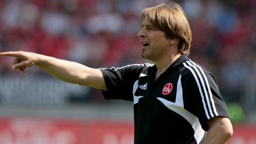 Dem ehemaligen Co-Trainer Michael Oenning gelang in seiner ersten Saison als Cheftrainer beim Club der Aufstieg in die 1. Bundesliga. In der Folgesaison wurde er im Dezember 2009 beurlaubt, weil der FCN auf dem vorletzten Platz stand und man in Nürnberg mit Dieter Hecking den Wunschkandidaten gefunden hatte. Ein halbes Jahr später stieg Oenning als Co-Trainer beim Hamburger SV ein und übernahm die Mannschaft im März 2011 für sechs Monate, bevor er für zweieinhalb Jahre zum ungarischen Zweitligisten Vasas FC ging. In der Saison 2018/2019 kehrte der Übungsleiter zurück in die 2. Bundesliga und heuerte kurz beim 1. FC Magdeburg an. Den Abstieg konnte er aber nicht verhindern. Seit September 2019 trainiert Oenning nun den griechischen Erstligisten Aris Saloniki.