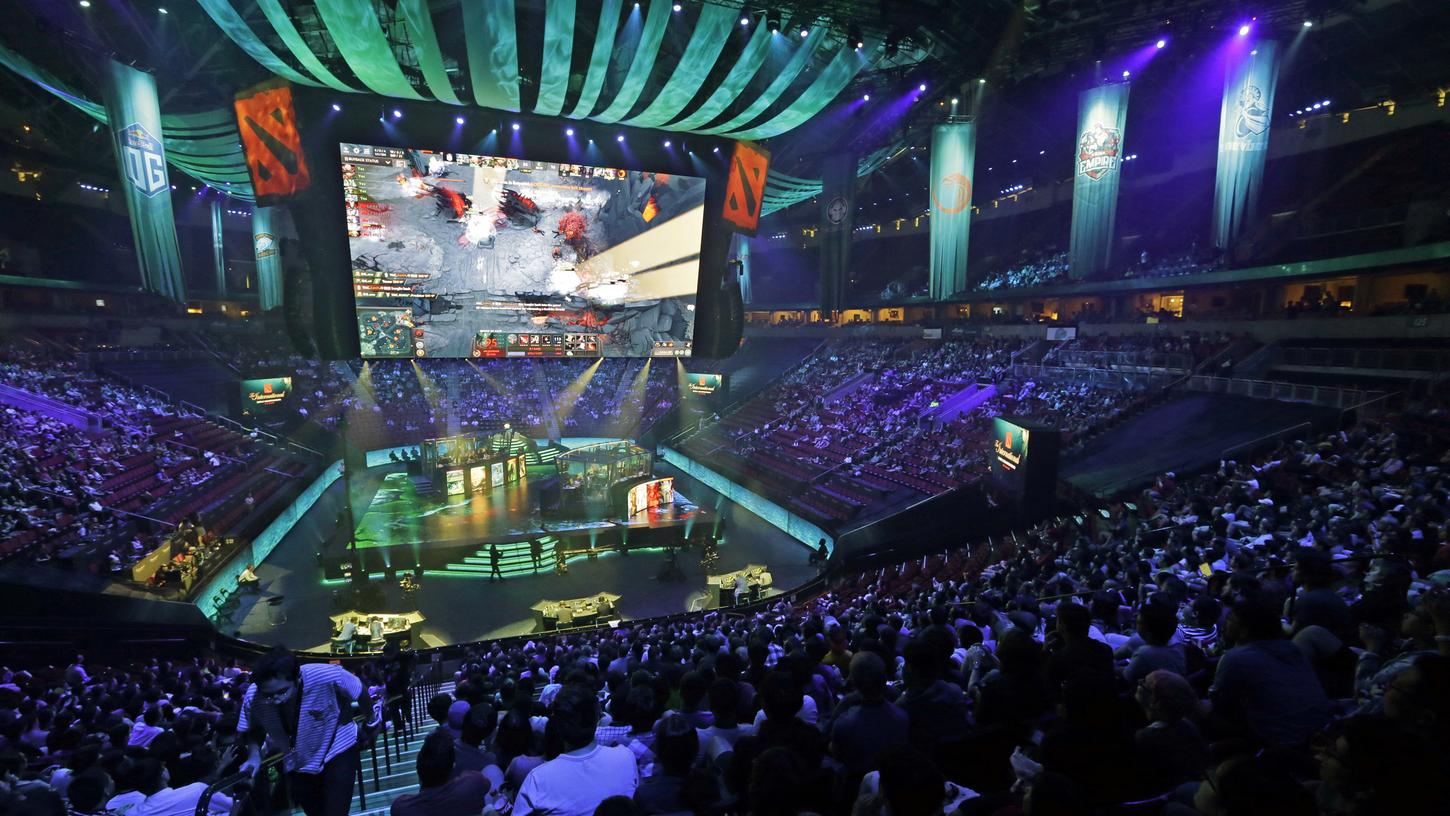 Zuschauer beim E-Sport-Turnier Zuschauer beim E-Sport-Turnier