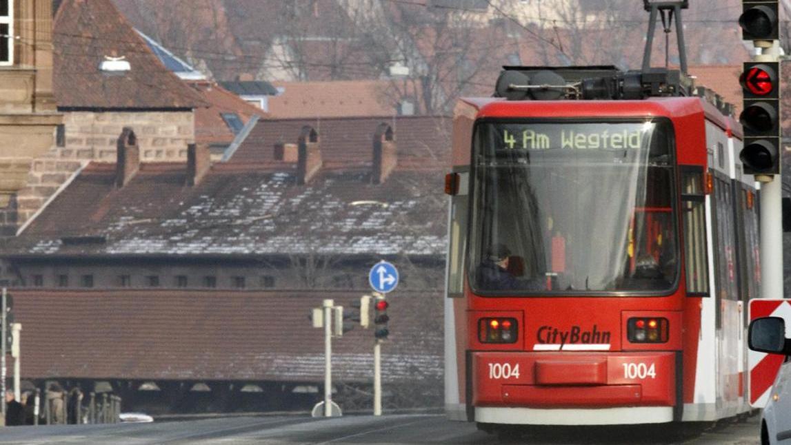 Seit Ende 2016 fährt die Straßenbahn in Nürnberg bis nach Am Wegfeld. Auch Infrastruktur und Anbindung müssen gut sein, um den ÖPNV attraktiv zu machen. Nur günstige Tickets reichen nicht.
