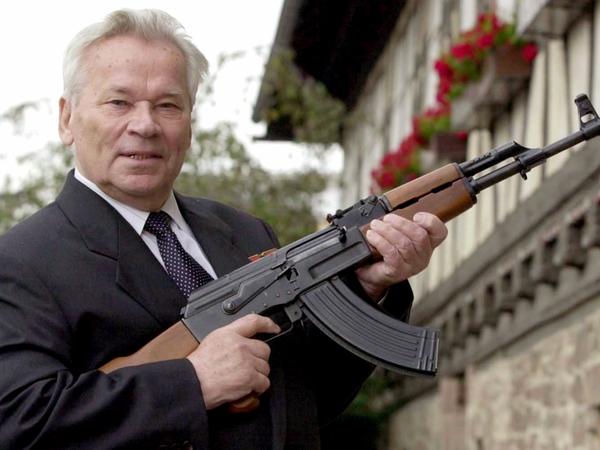 Kalaschnikow selbst hatte Gewissensbisse aufgrund seiner Erfindung. Kalaschnikow selbst hatte Gewissensbisse aufgrund seiner Erfindung.