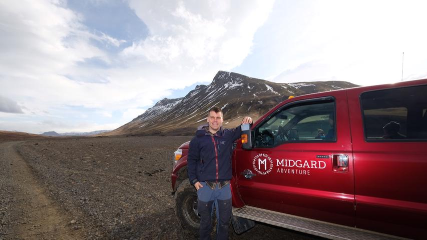 Arnar Gauti Markusson, kurz "Addi", führt die Gäste von Midgard Adventure in die Wildnis Südislands. Das kann einen Tag dauern, aber auch bis zu einer Woche. In dem Gelände braucht man gute Fahrzeuge, die mit allen Widrigkeiten klarkommen.