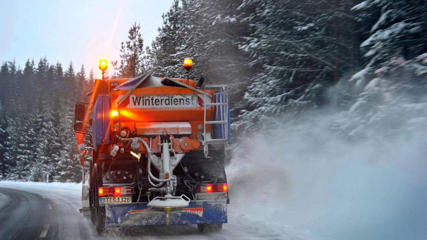 Für die kalte Jahreszeit sieht Bayerns Verkehrsminister den Winterdienst gut gerüstet.